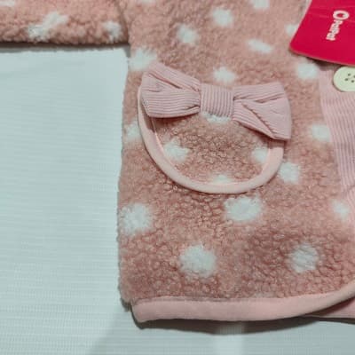 Brand pat pat ...
عرض الصدر 26 - طول القطعه 27 - طول الكم 31 