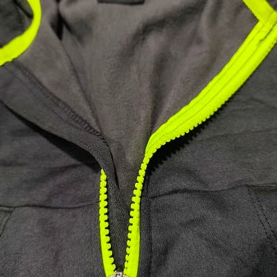 made in Vietnam....
عرض الصدر 32 - طول الكُم 29- طول القطعه 39 