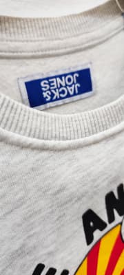 Brand Jack& Jones
العرض 44 الطول 55 الكم 50