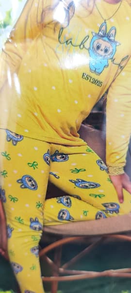 مبطن بالكامل - المقاس الفعلي - تباع ب 50 عند الشراء بقيمه 400 جنيه