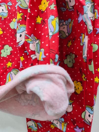 مبطن بالكامل - المقاس الفعلي - عرض 47 طول 63 كم 50 - البنطلون طول 92 وسط 40 حجر 32 - تباع ب 50 عند الشراء بقيمه 400 جنيه